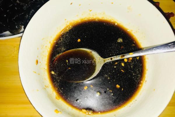 凉拌木耳的做法图解3