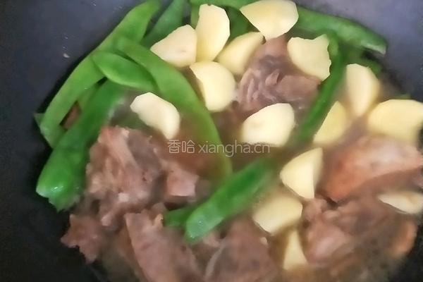 排骨炖豆角土豆的做法图解10