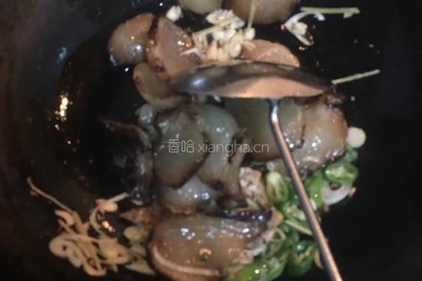 腊肉炒西兰花的做法图解4