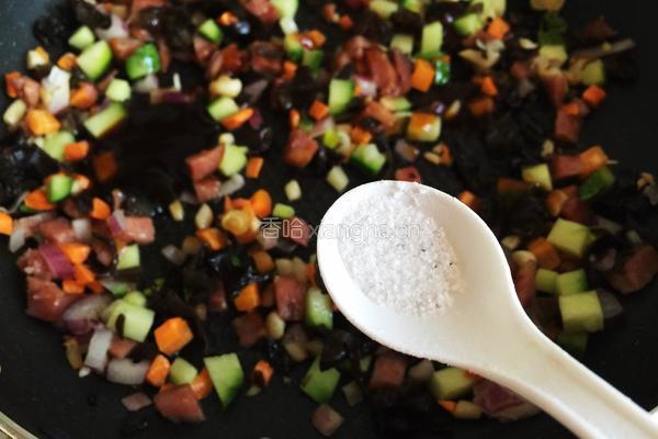 鱼子酱什锦包饭的做法图解12