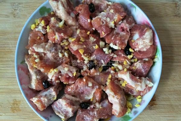 豆鼓蒸排骨的做法图解3