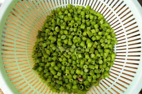 香辣肉末豆角的做法图解5