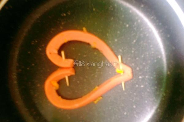 爱心煎蛋的做法图解2