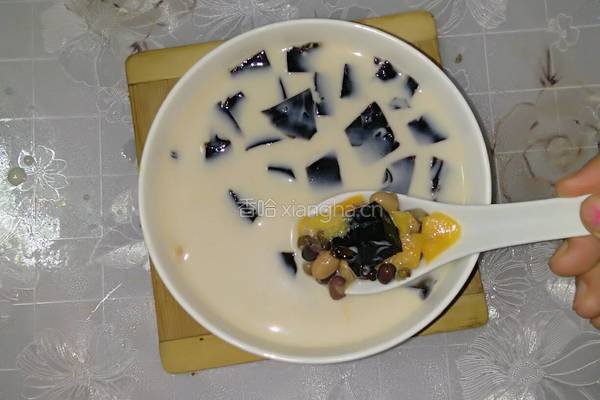 芒果三色豆烧仙草奶茶