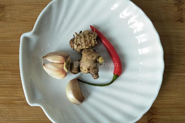 香辣卤鸭翅（酱油版）的做法图解2