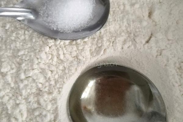 茴香鸡蛋饺子的做法图解1