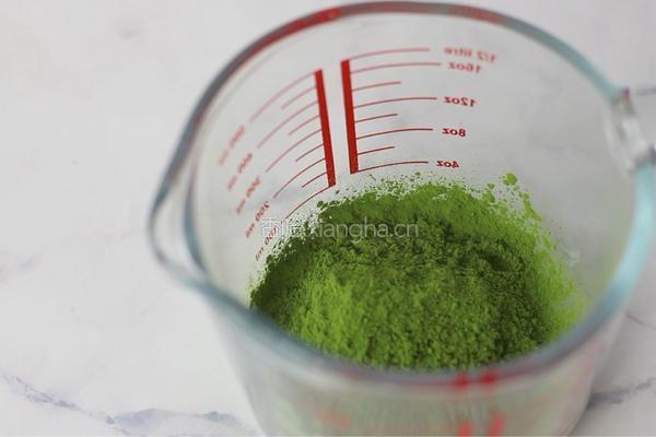 抹茶牛奶的做法图解2