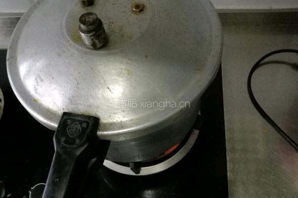 西红柿土豆牛腩汤的做法图解5