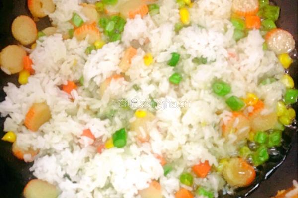 蟹肉棒蛋炒饭的做法图解6