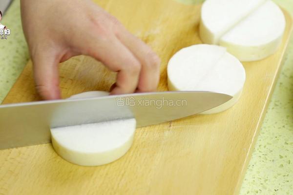 韩式辣白菜炖鸡肉块的做法图解1