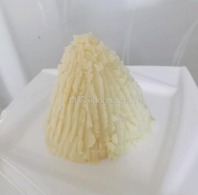 用叉子做成火山的样子