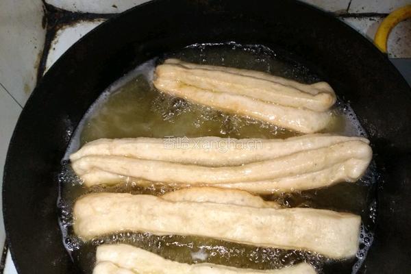 自做早餐油条的做法图解4