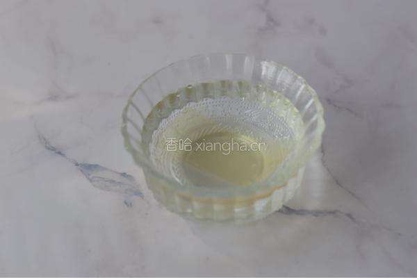 酸奶菠萝慕斯杯的做法图解2