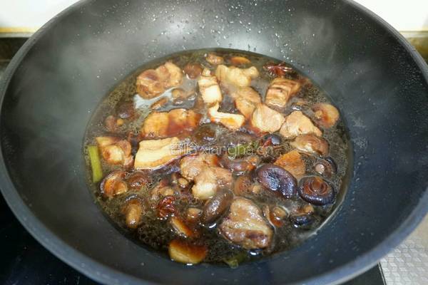 珍珠菇烧五花肉的做法图解10