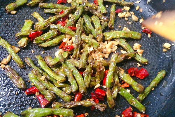 干煸四季豆的做法图解7