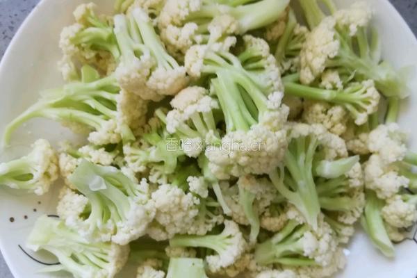 辣炒有机菜花的做法图解1
