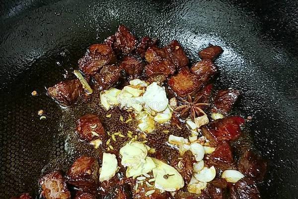 土豆烧牛腩的做法图解7