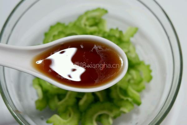 清拌苦瓜的做法图解4