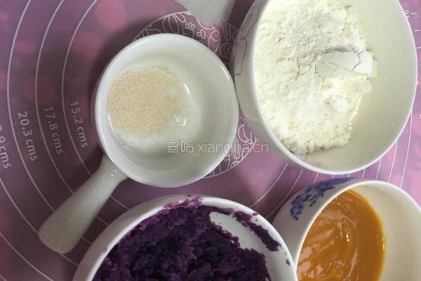 土豆紫薯包的做法图解1