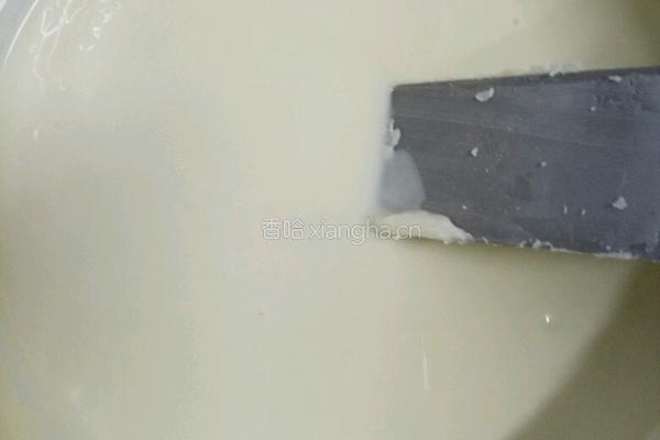 白色圆形巧克力配件的做法图解2