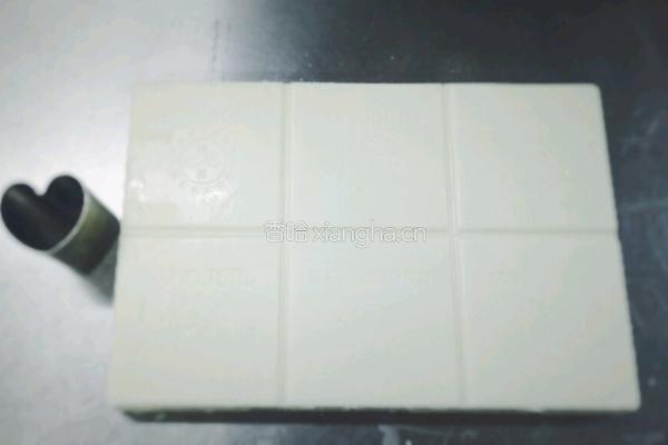 巧克力爱心配件的做法图解1