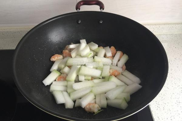 虾仁冬瓜条的做法图解7