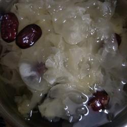 银耳红枣汤的做法[图]