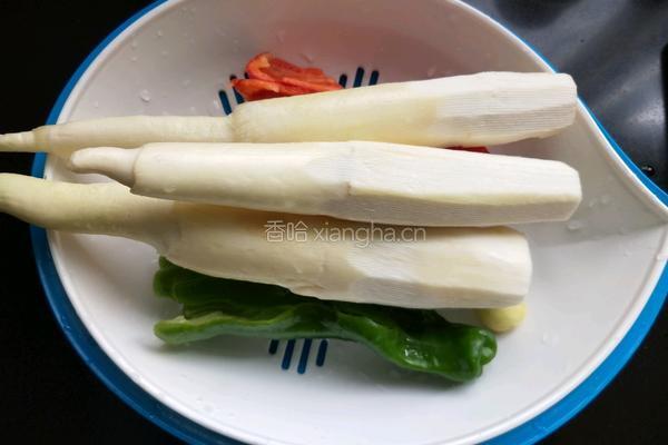 茭白炒肉丝的做法图解2