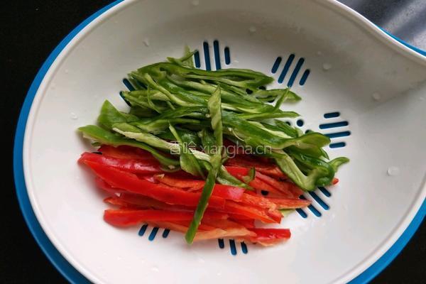 茭白炒肉丝的做法图解4