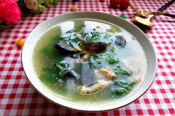 芹菜叶皮蛋瘦肉汤的做法图解12