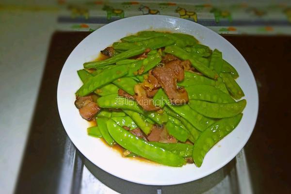 扁豆炒腊肉的做法图解8