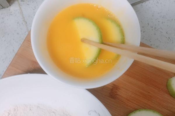 香煎西葫芦饼的做法图解3
