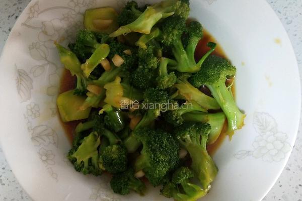 素炒西蓝花的做法图解7