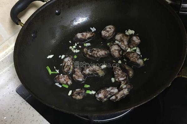 土豆豆角炖灌肠的做法图解3