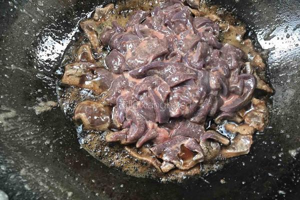 蒜苔炒猪肝的做法图解6