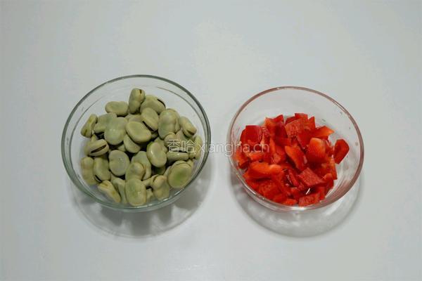 香菜蚕豆瓣的做法图解1