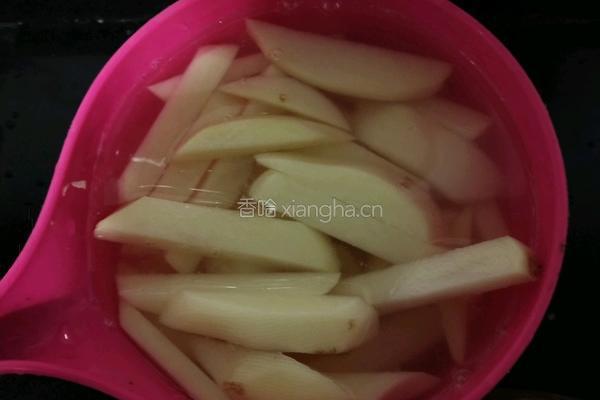 炸薯条的做法图解2