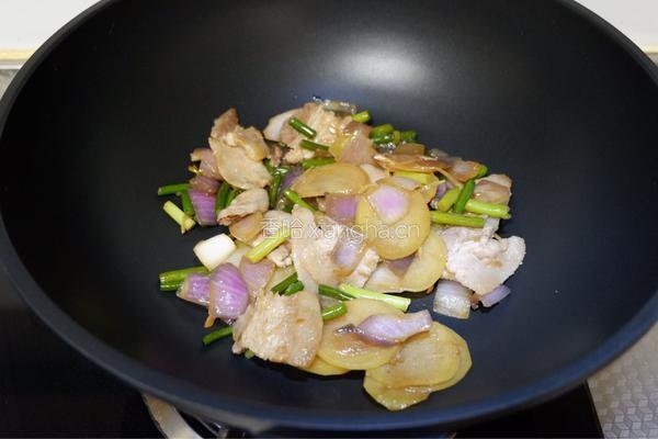 五花蒜苔土豆片的做法图解8