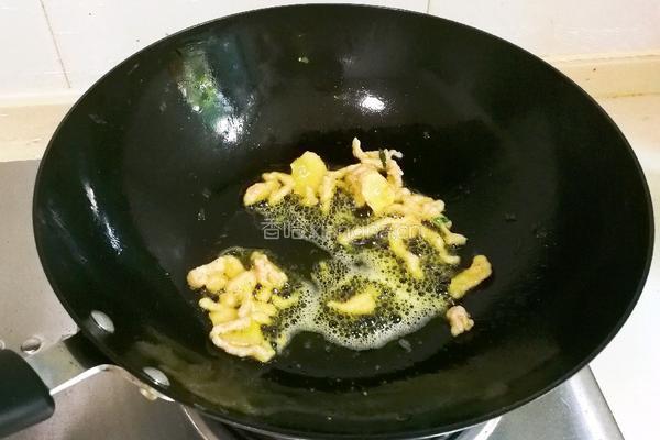 菜油肉丝菠菜汤的做法图解4