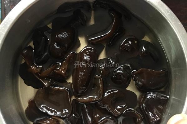 木耳莴苣凉拌菜的做法图解1