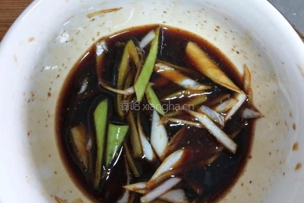 凉拌黄瓜丝的做法图解2