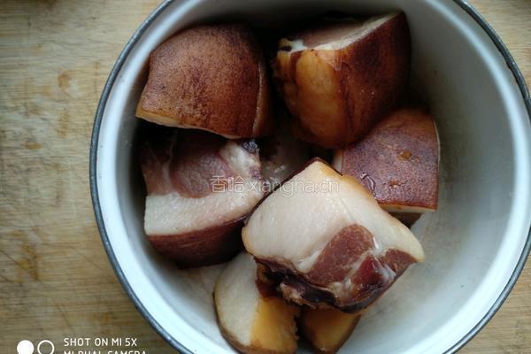懒人电饭煲腊肉焖饭的做法图解5