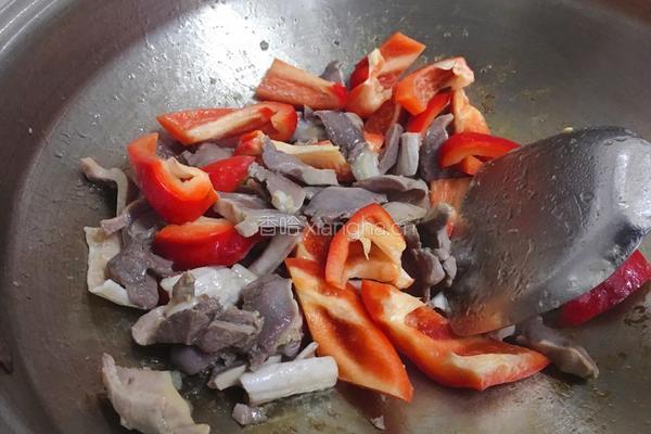 菠萝炒鸭胗的做法图解4