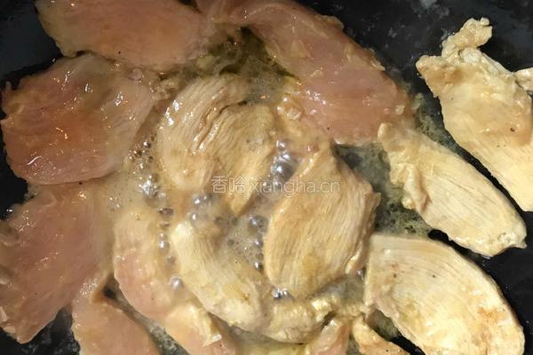 橄榄油香煎橙汁黑胡椒鸡胸肉的做法图解8