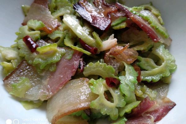 苦瓜炒腊肉的做法图解10
