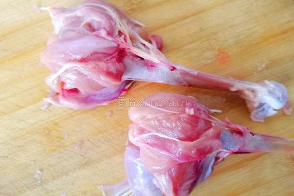 海贼王路飞最爱的鸡腿的做法图解2