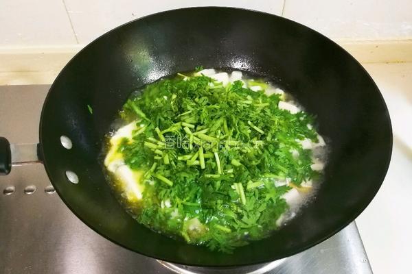 清香茼蒿豆腐的做法图解12