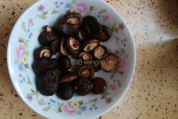 香菇虾米青菜的做法图解1