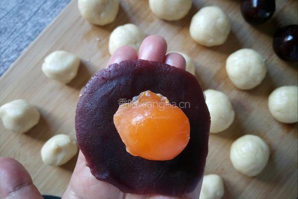 蛋黄酥的做法图解10