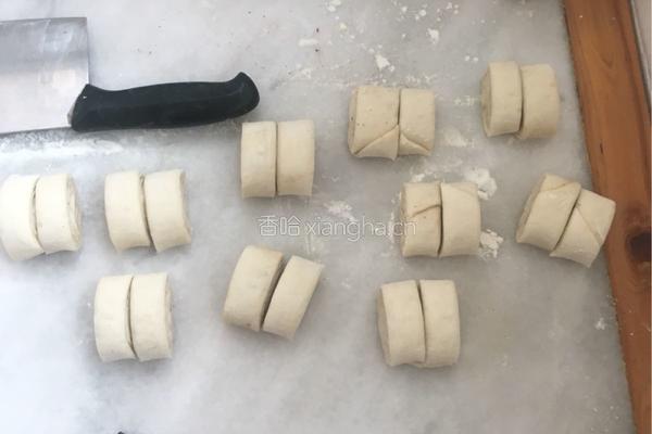 五香花卷的做法图解7